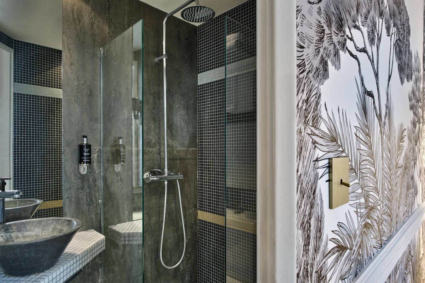 Moulin-Plaza-Room-46