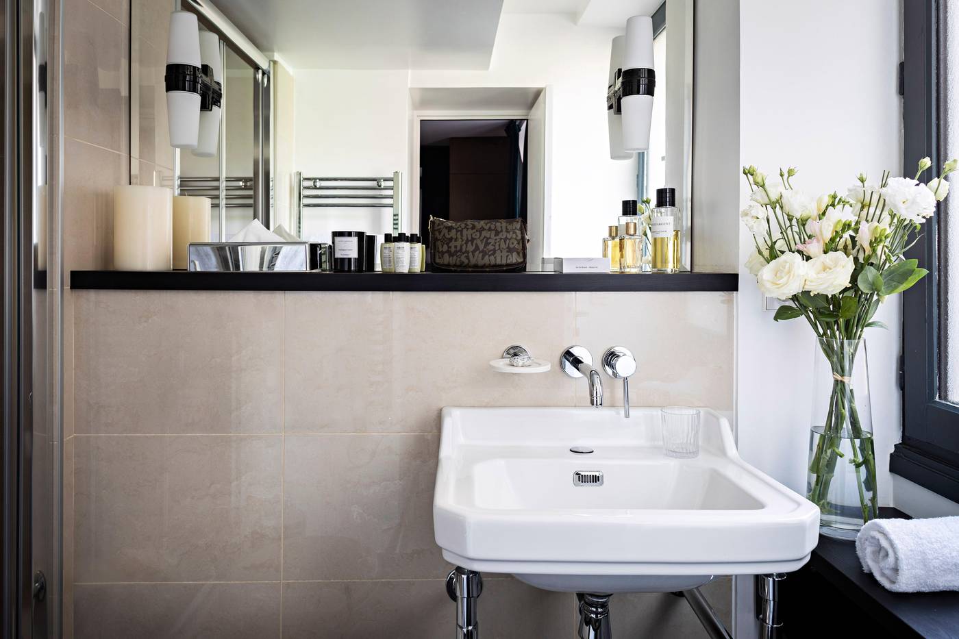 Holiday-Inn-Paris-Palais-de-lElysee-Room-28