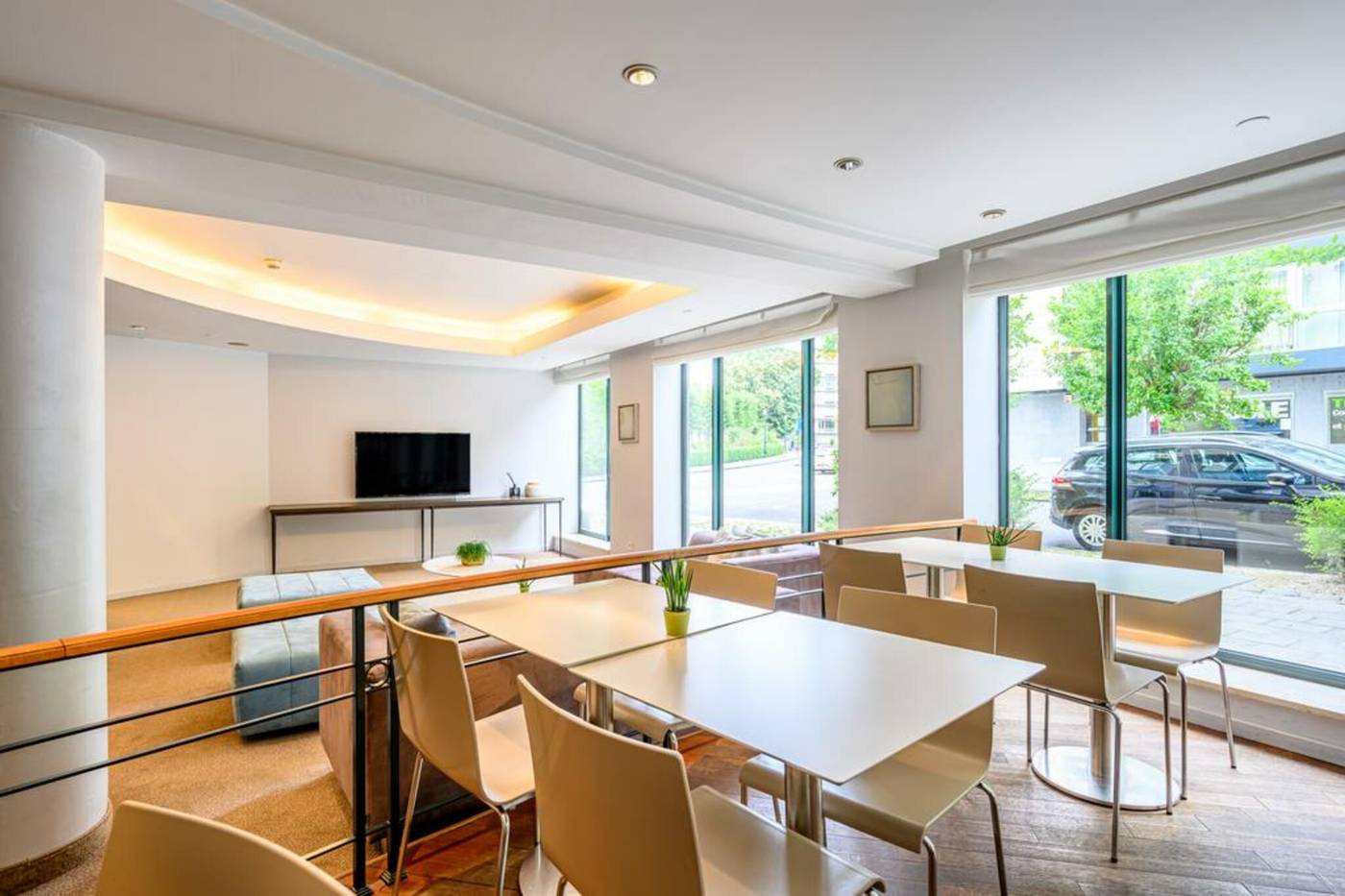 B-Aparthotel-Ambiorix-Restaurant-13