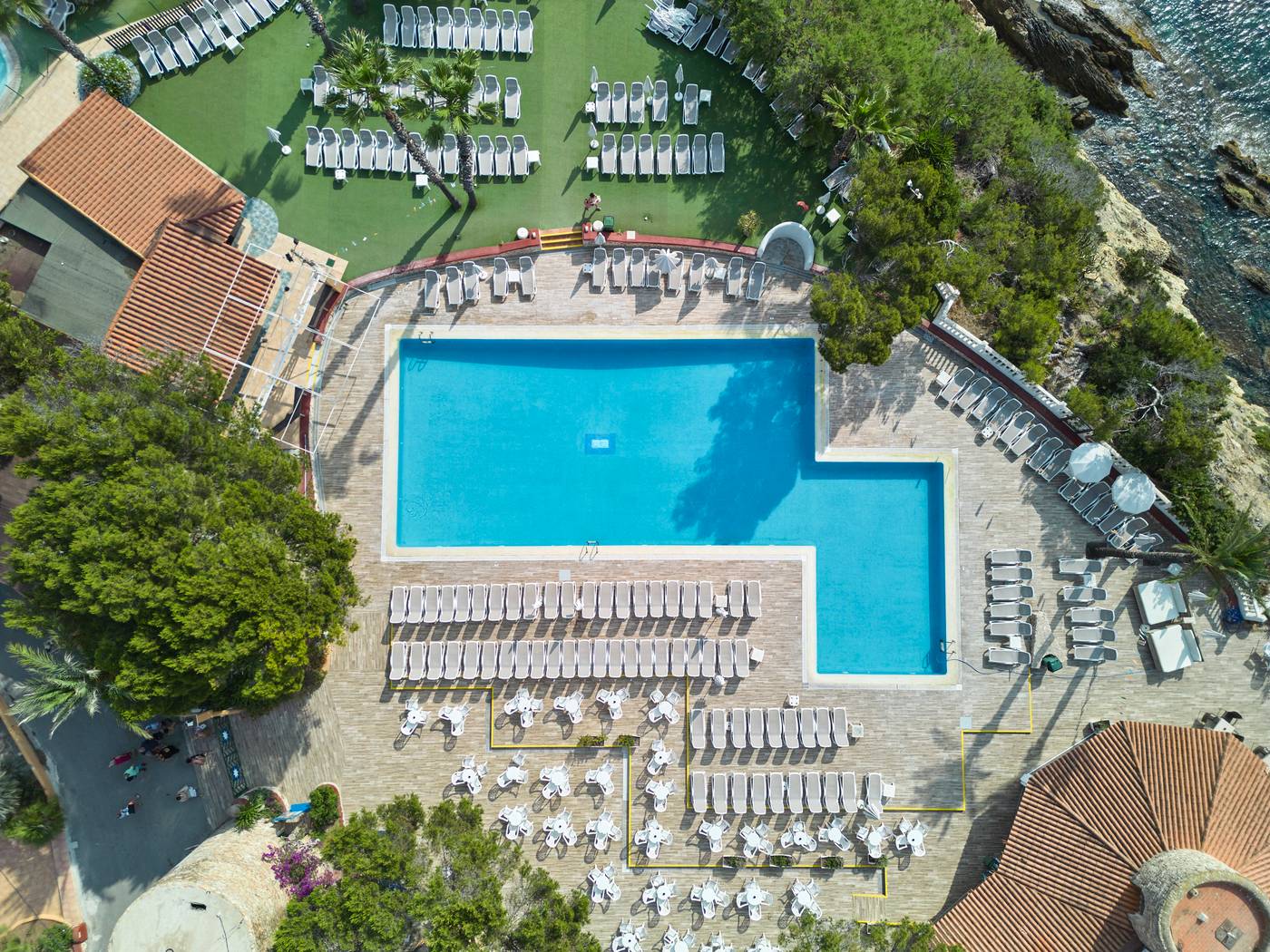 Azuline-Club-Cala-Martina-Ibiza-Pool-3