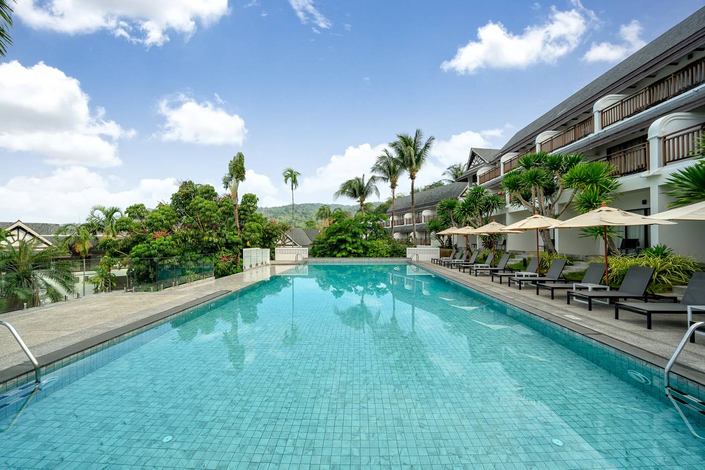 Centara-Blue-Marine-Resort-and-Spa-Phuket-Pool-1