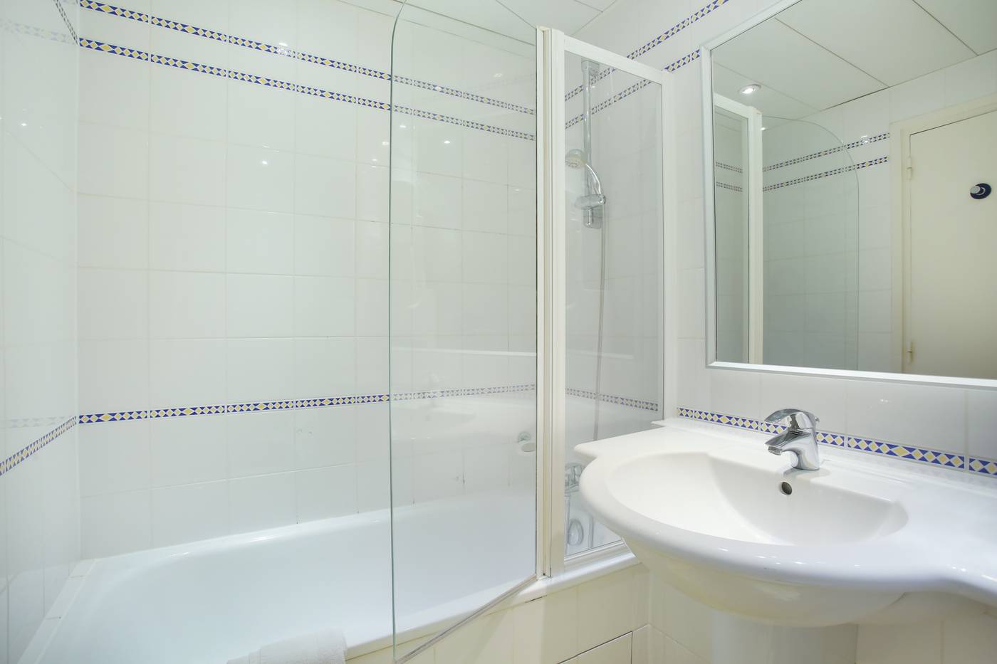 Lautrec-Opera-Room-30