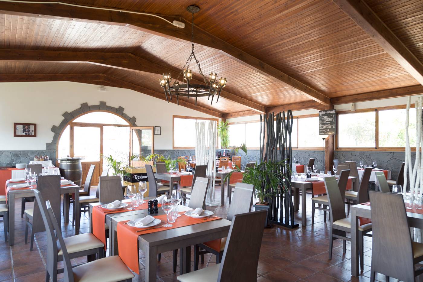 Melva-suite-hotel-Restaurant-39