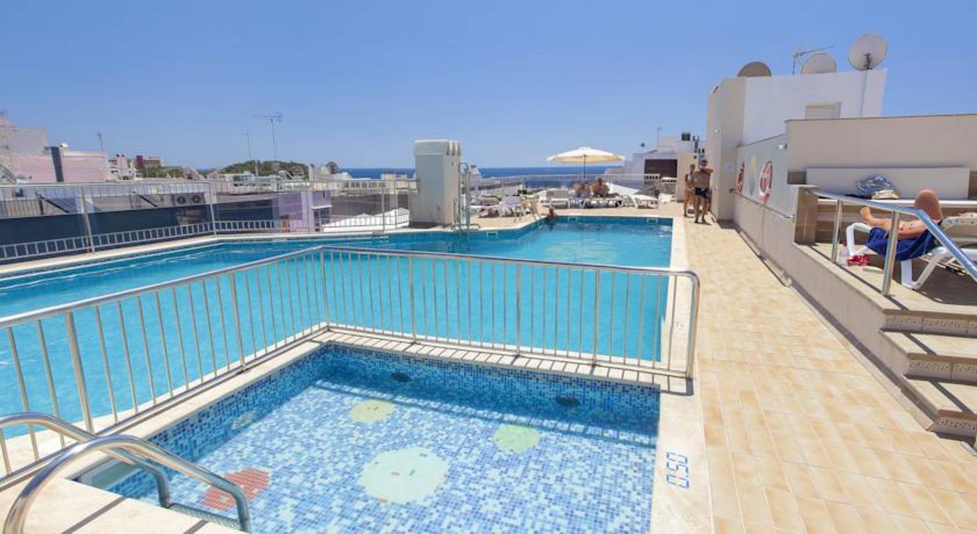 Duquesa-Playa-Pool-3