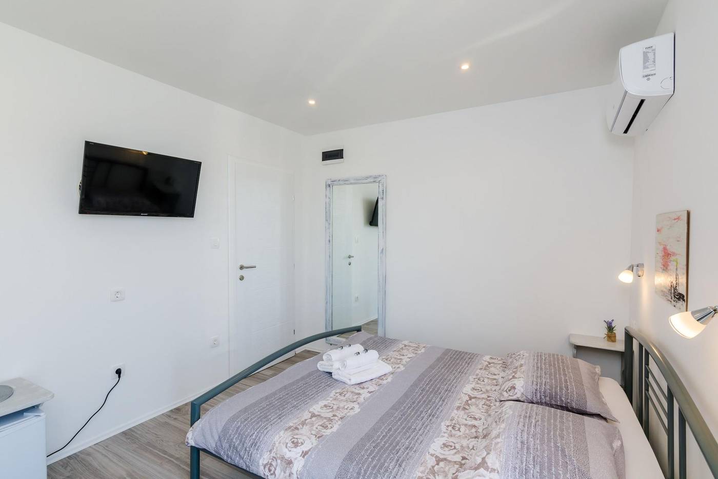 Guest-House-Nikolina-Room-14