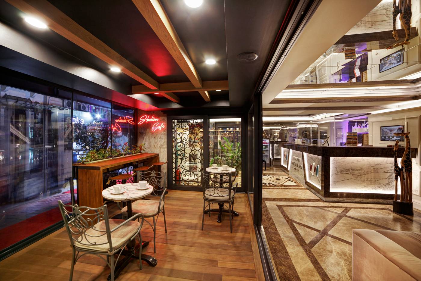 Skalion-Hotel---Spa-Lobby-11