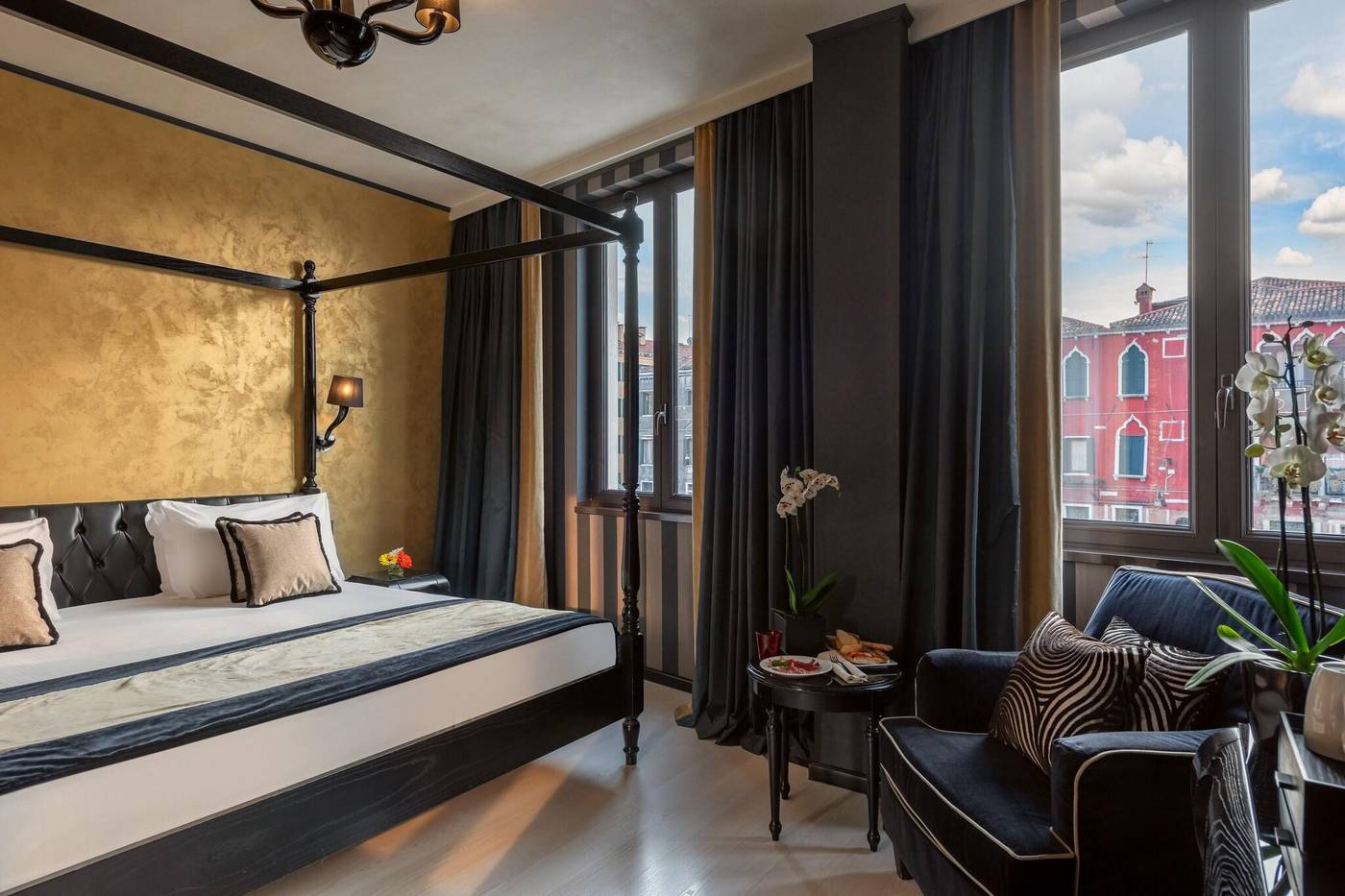 Carnival-Palace-Room-31