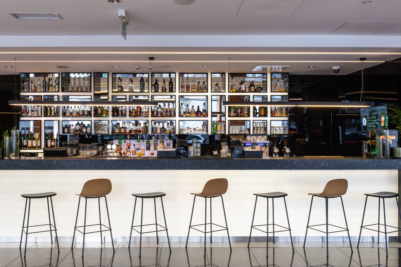 Q-Hotel-Plus-Krakow-Bar-6