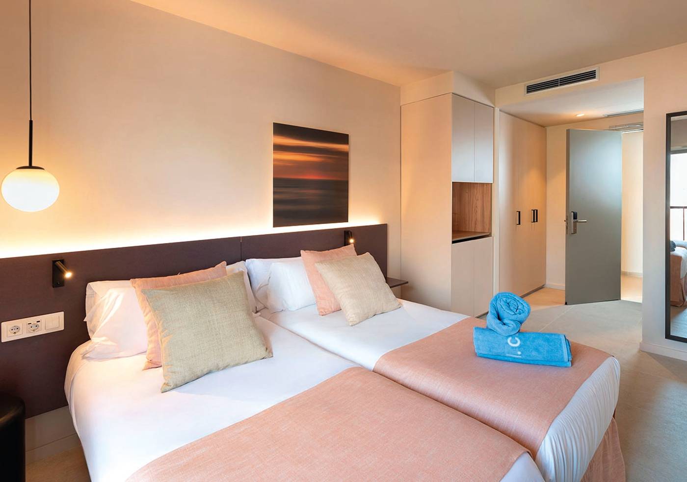 Aqua-Hotel-Promenade-Room-29