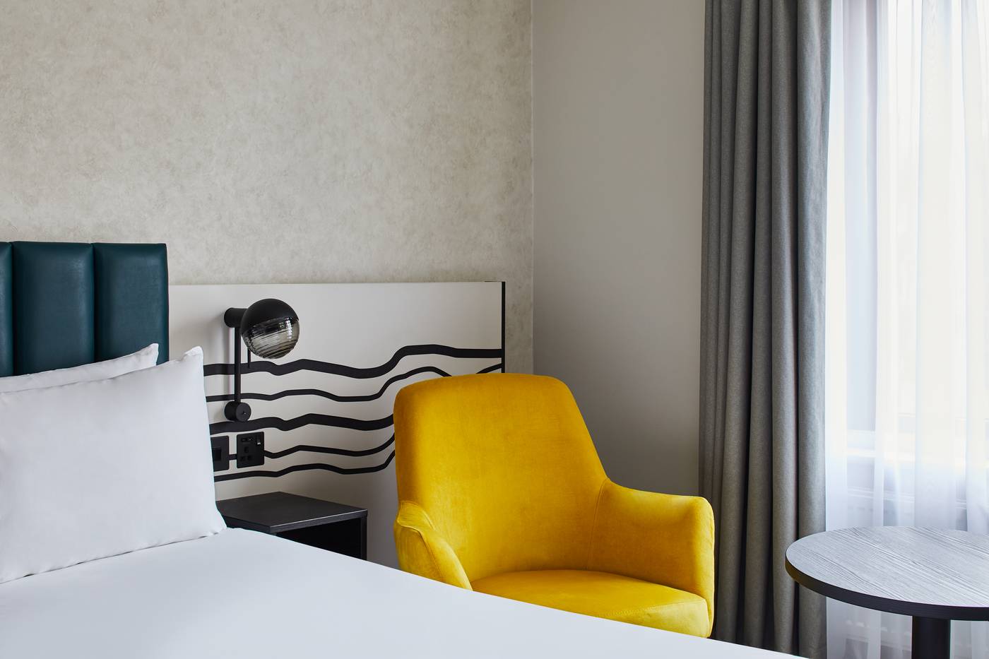 Leonardo-Hotel-Dublin-Christchurch---Jurys-Inn-Room-16