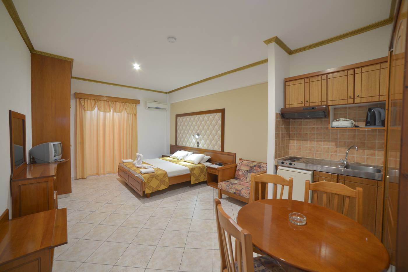 Angelina-Room-13