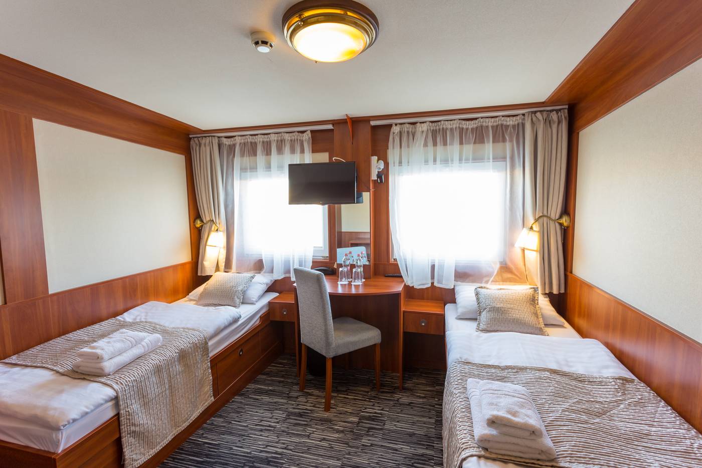 Grand-Jules-Boat-Hotel-Budapest-Room-12