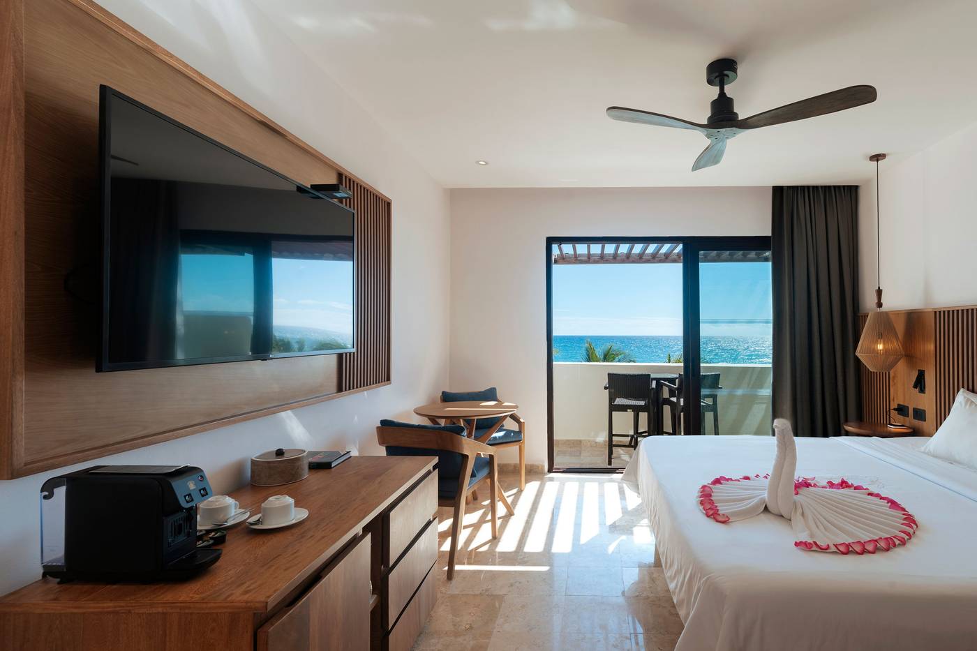 Akumal-Bay-Beach---Wellness-Resort-Room-7
