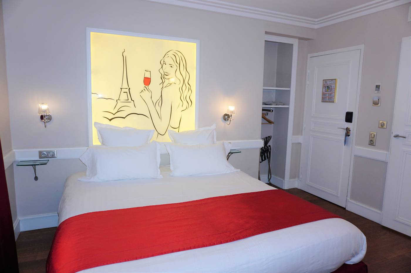 Hotel-Sleeping-Belle-Room-24