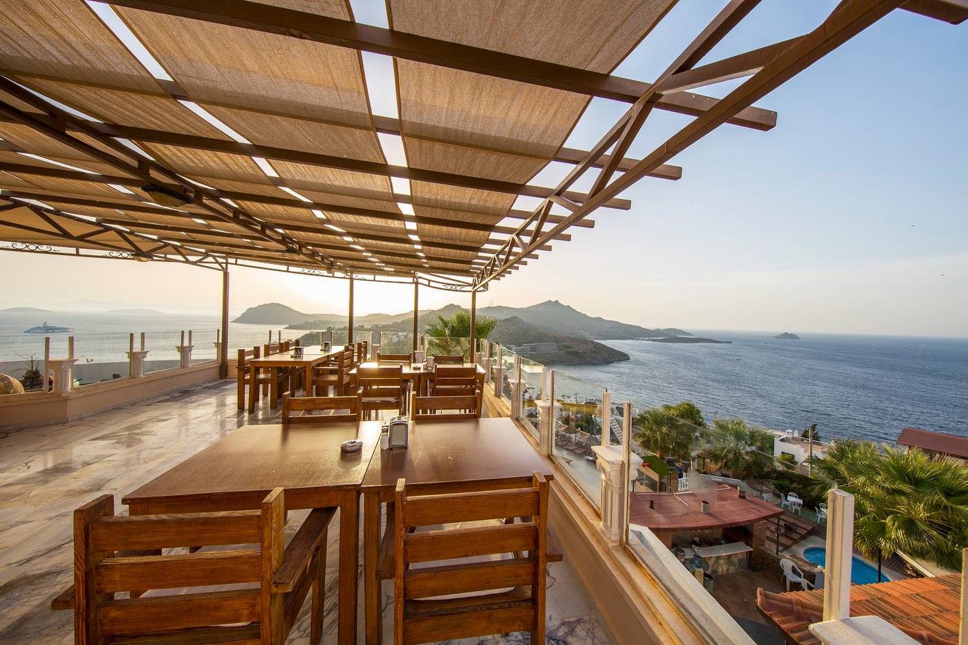 Family-Belvedere-Restaurant-41