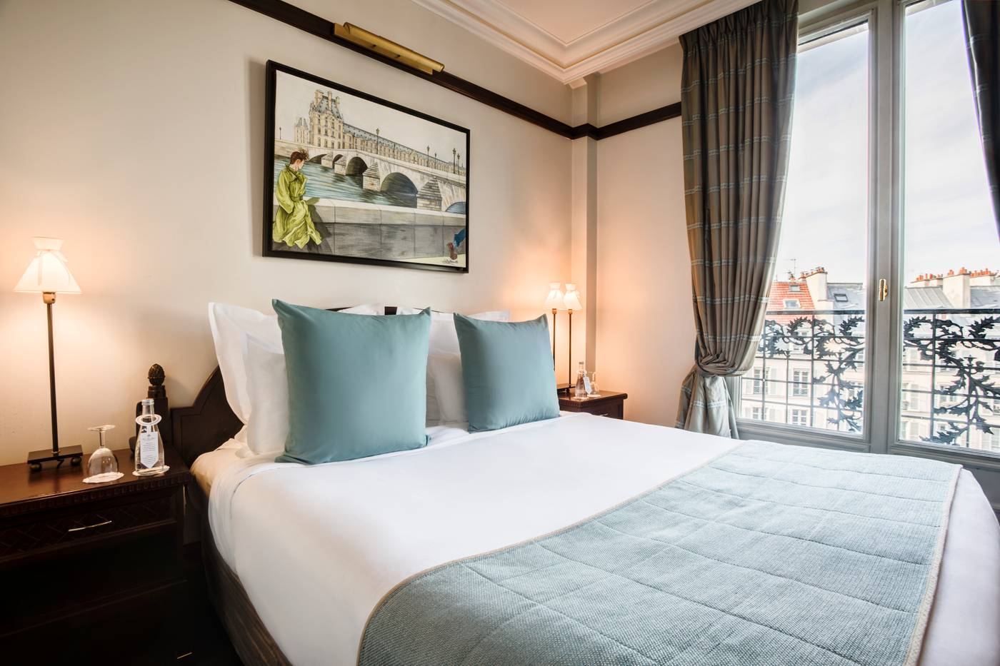 Hotel-Signature-Saint-Germain-des-Pres-Room-17