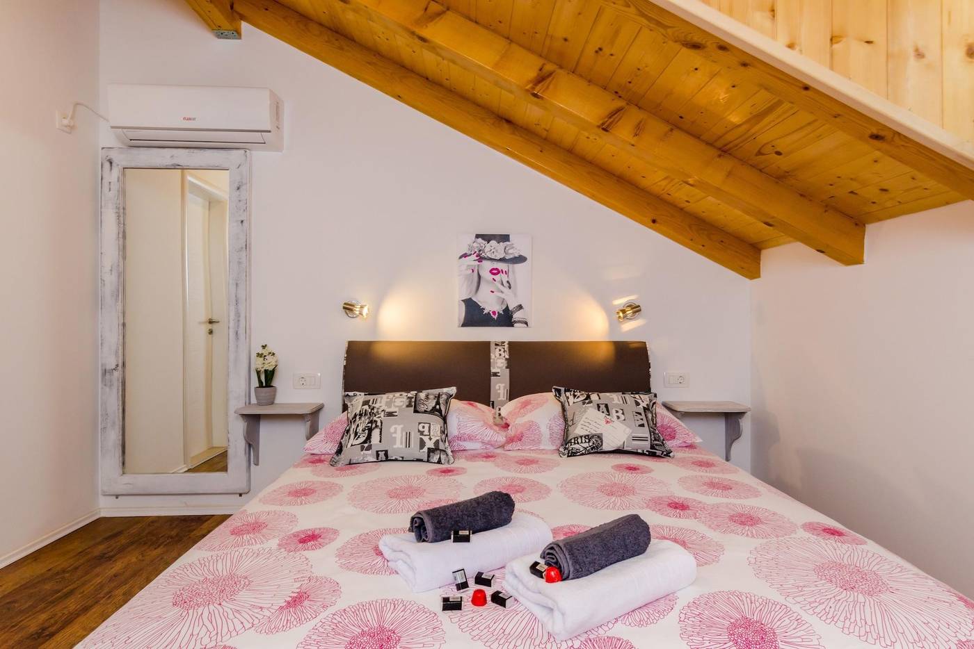 Guest-House-Nikolina-Room-21