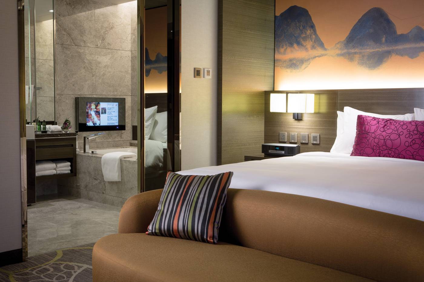 Crowne-Plaza-Hong-Kong-Kowloon-East-Room-22