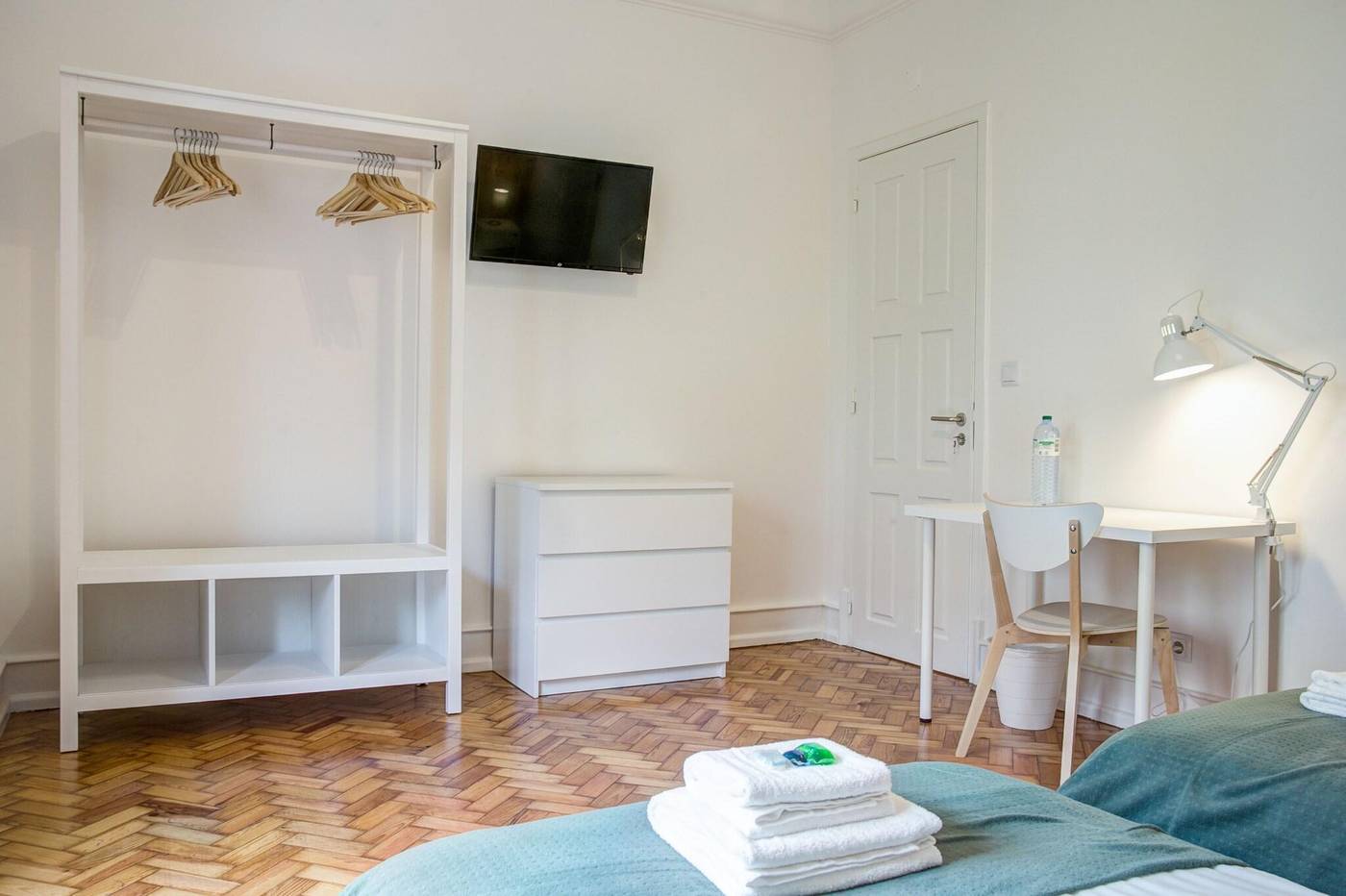 Home-Out-Rooms---Apartments-Room-66