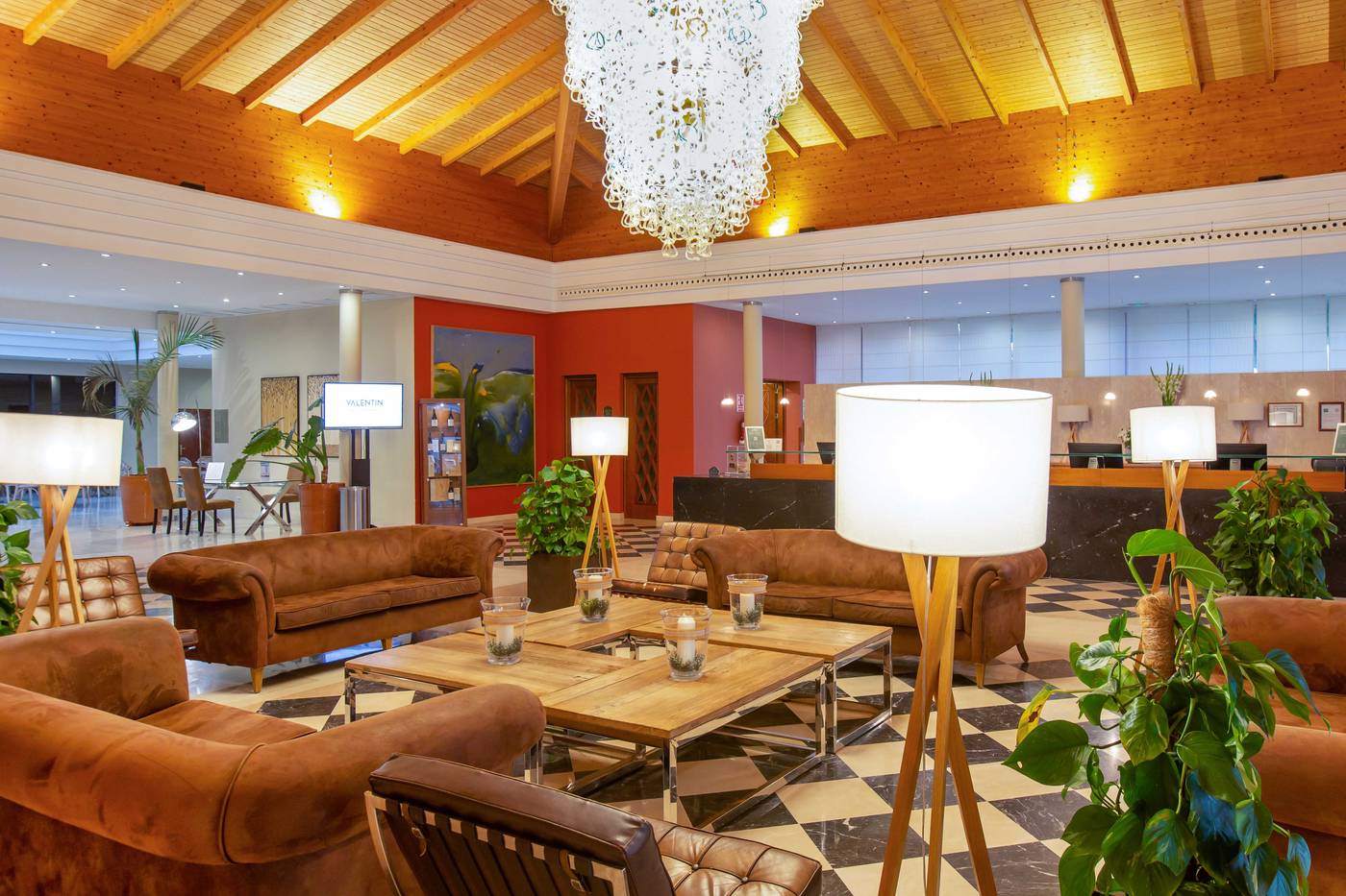 Valentin-Sancti-Petri-Lobby-49