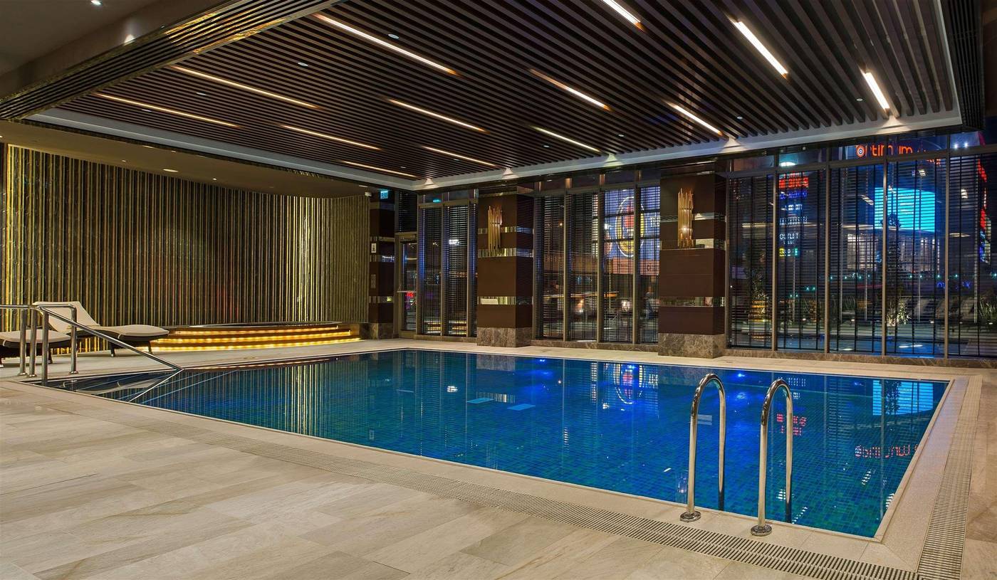 Hilton-Istanbul-Kozyatagi-Pool-53