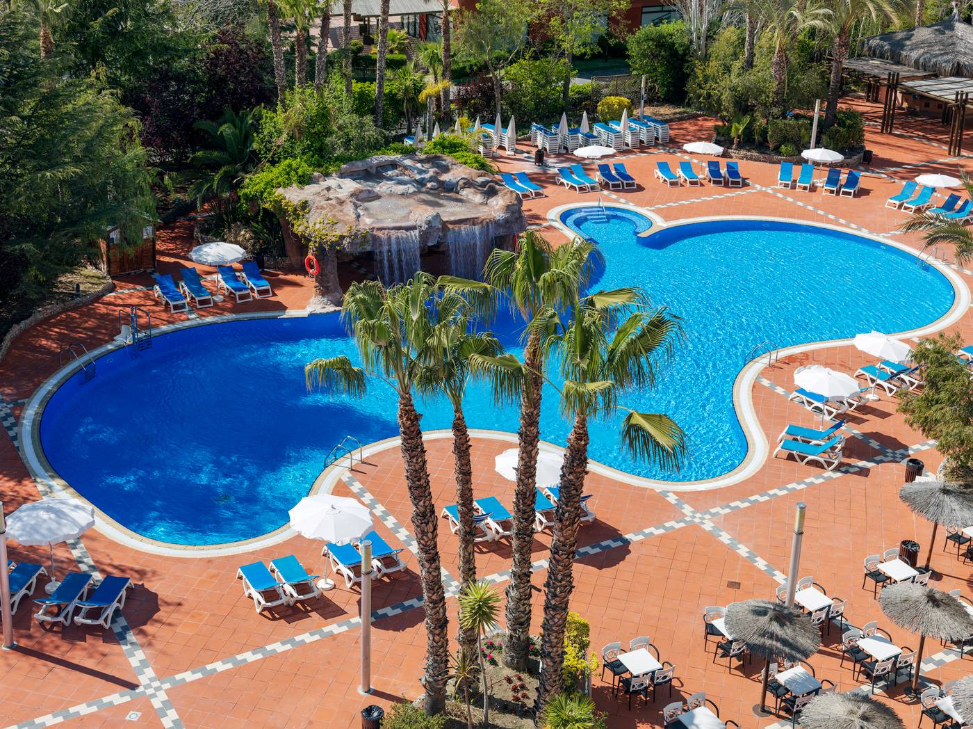 H10-Salauris-Palace-Pool-7