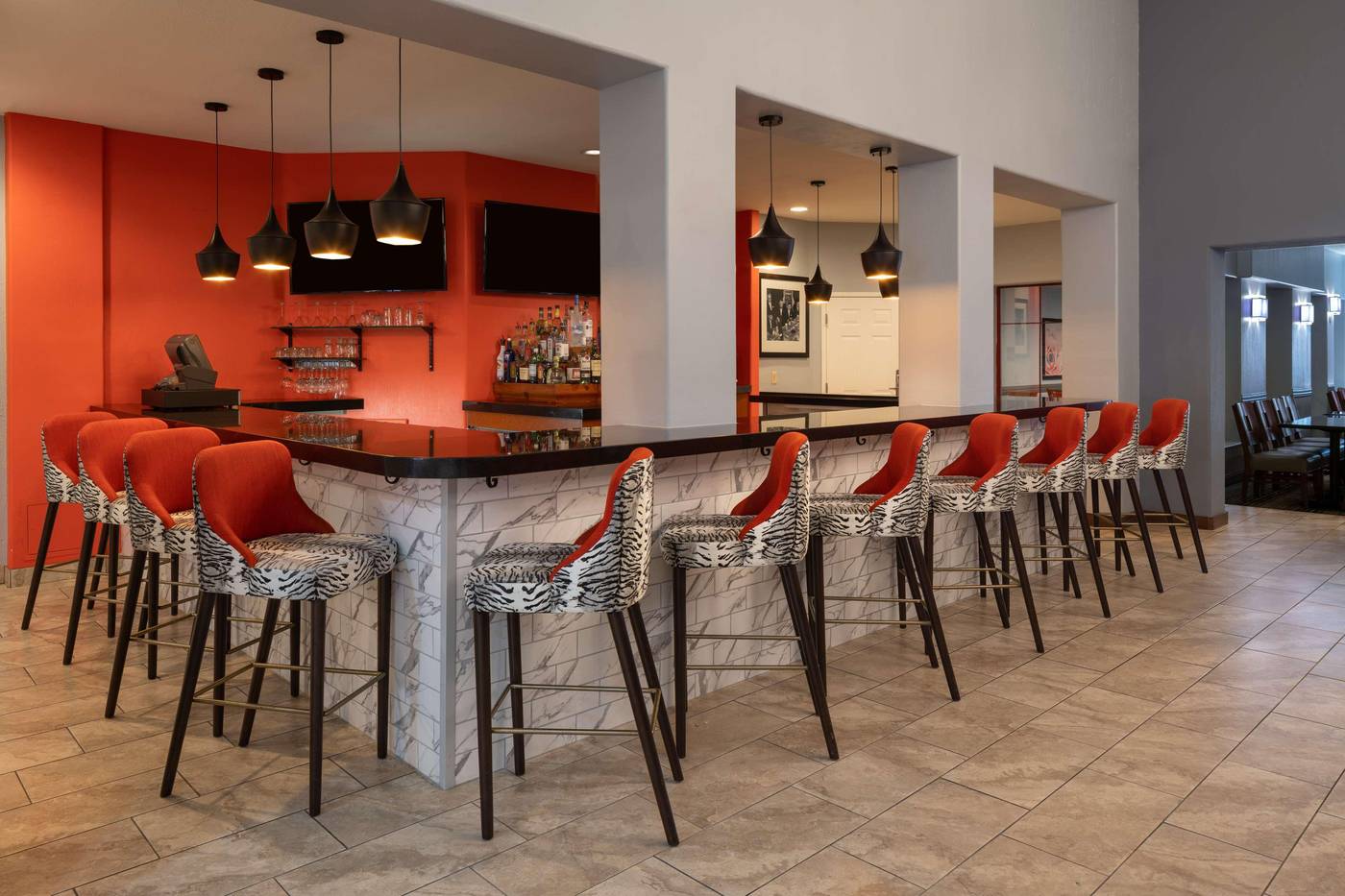 Hampton-Inn-Tropicana-Bar-5