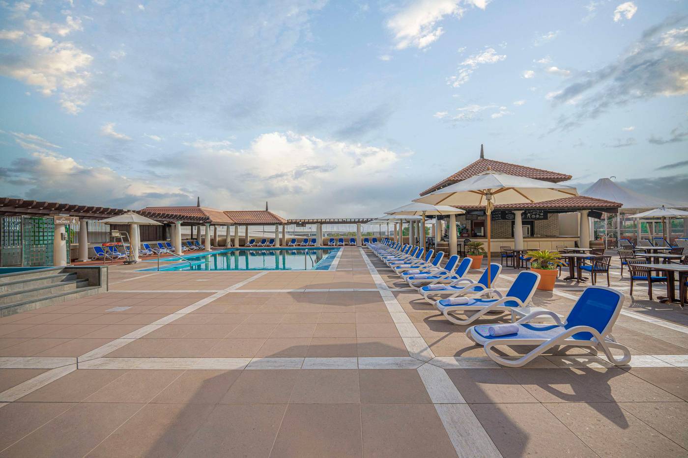 Hyatt-Regency-Dubai-Pool-5