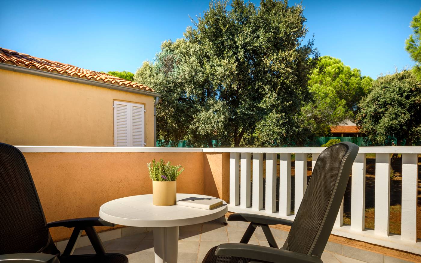 Maistra-Select-Amarin-Resort-Room-14