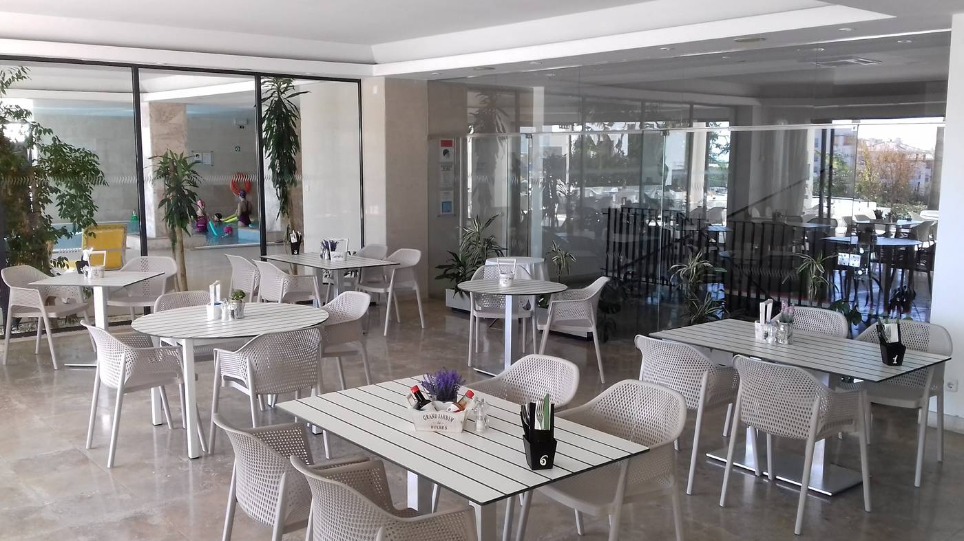 Vila-Petra-Terrace-47