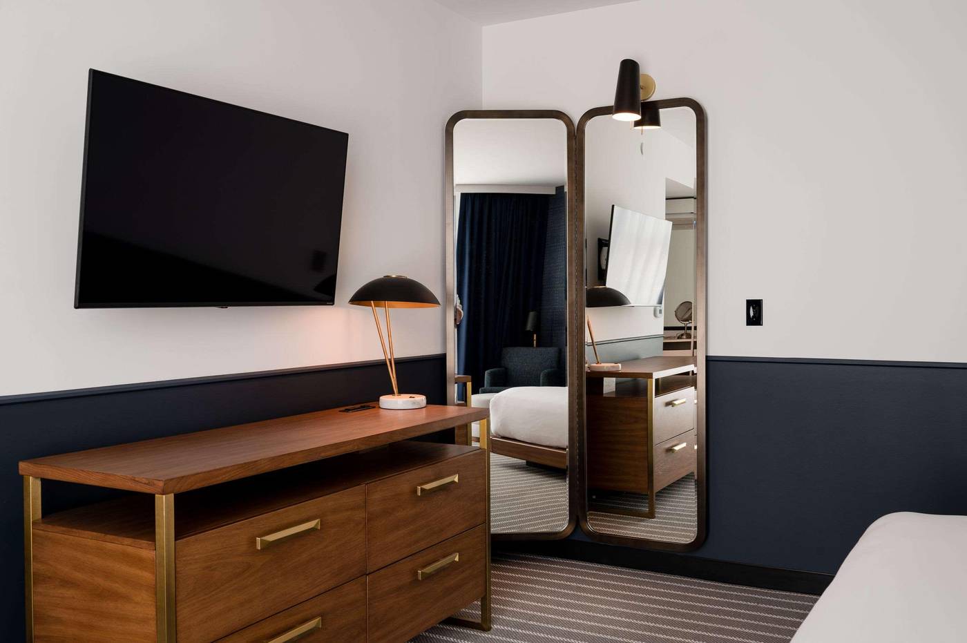 Cambria-Hotel-Boston-Somerville-Room-22