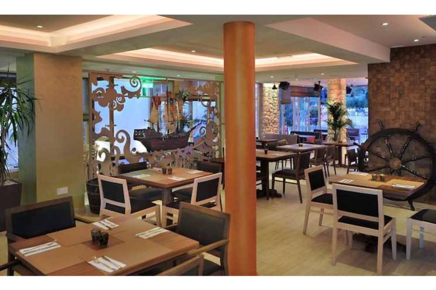 Nelia-Gardens-Restaurant-25