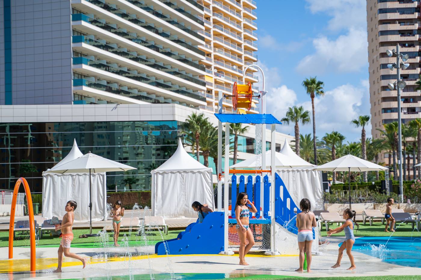 AR-Diamante-Beach-Sports-and-Entertainment-5