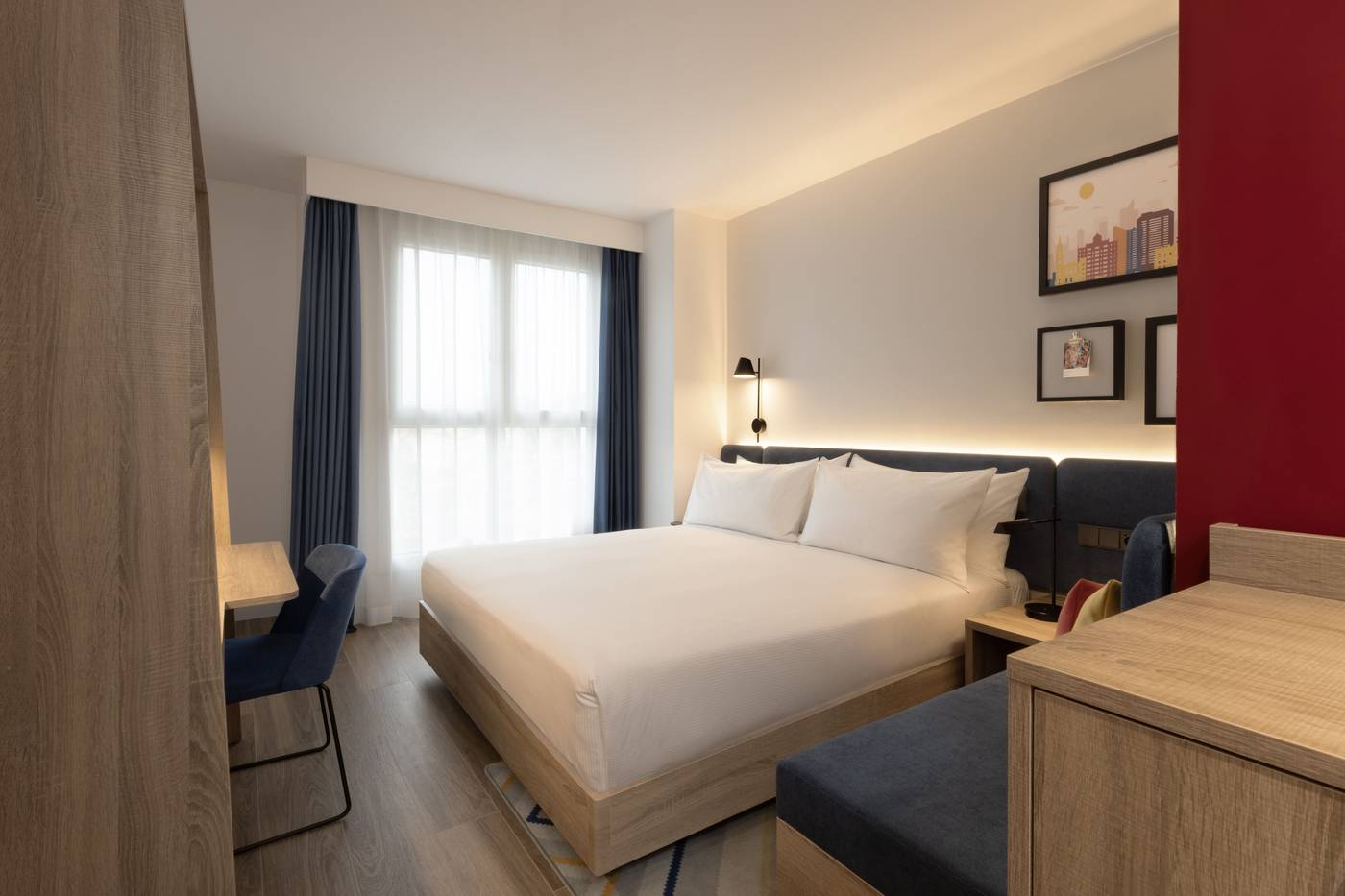 Hampton-By-Hilton-Malaga-Martiricos-Room-8