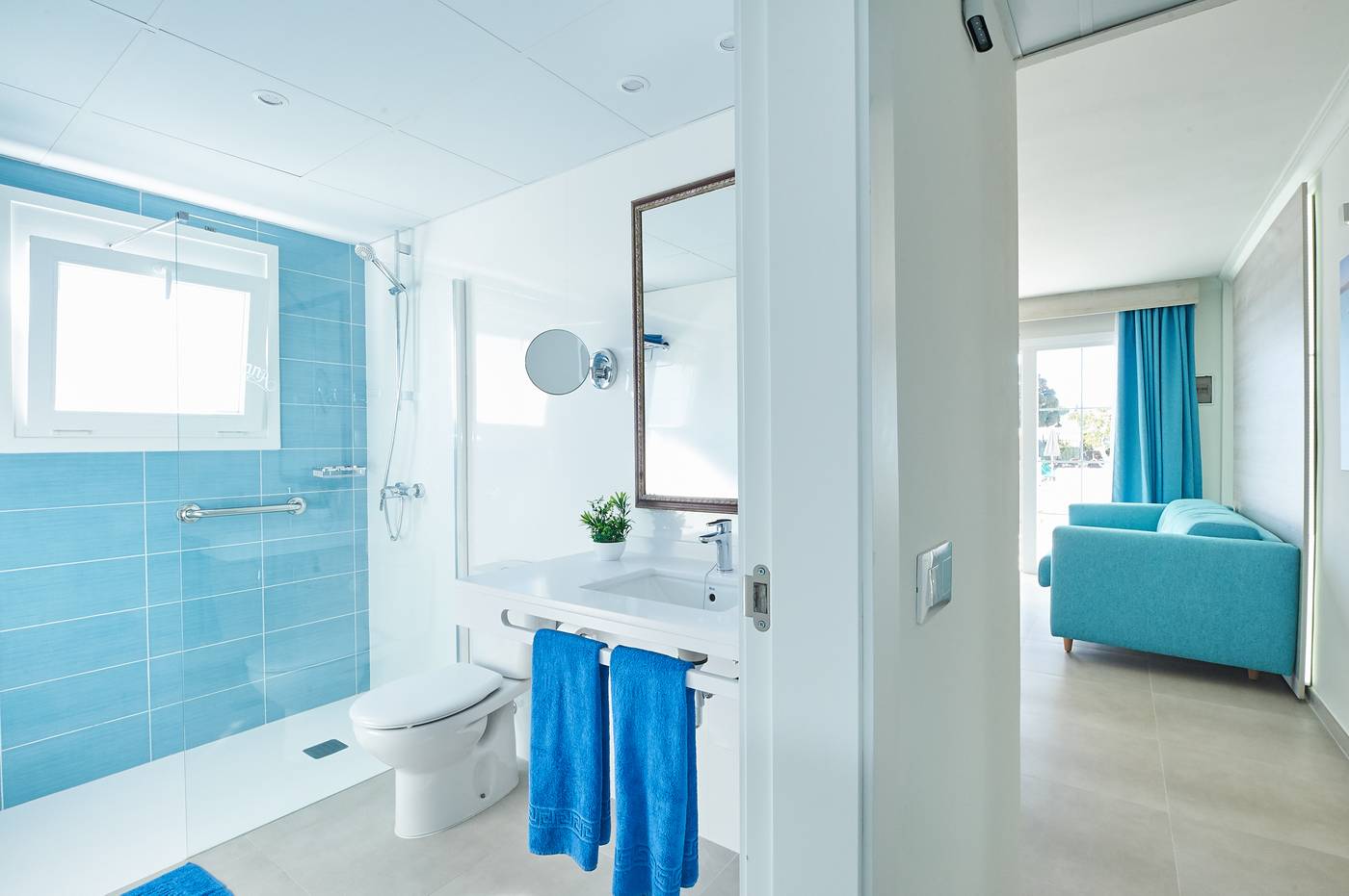 Suite-Hotel-Montana-Club-Room-33