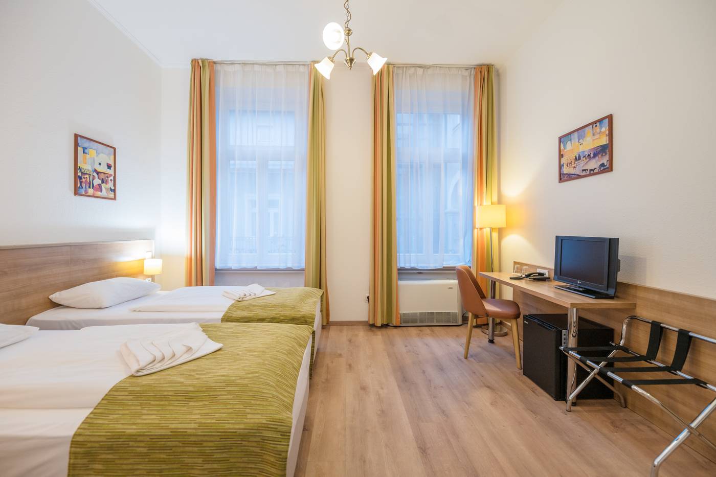 Baross-City-Hotel---Budapest-Room-23