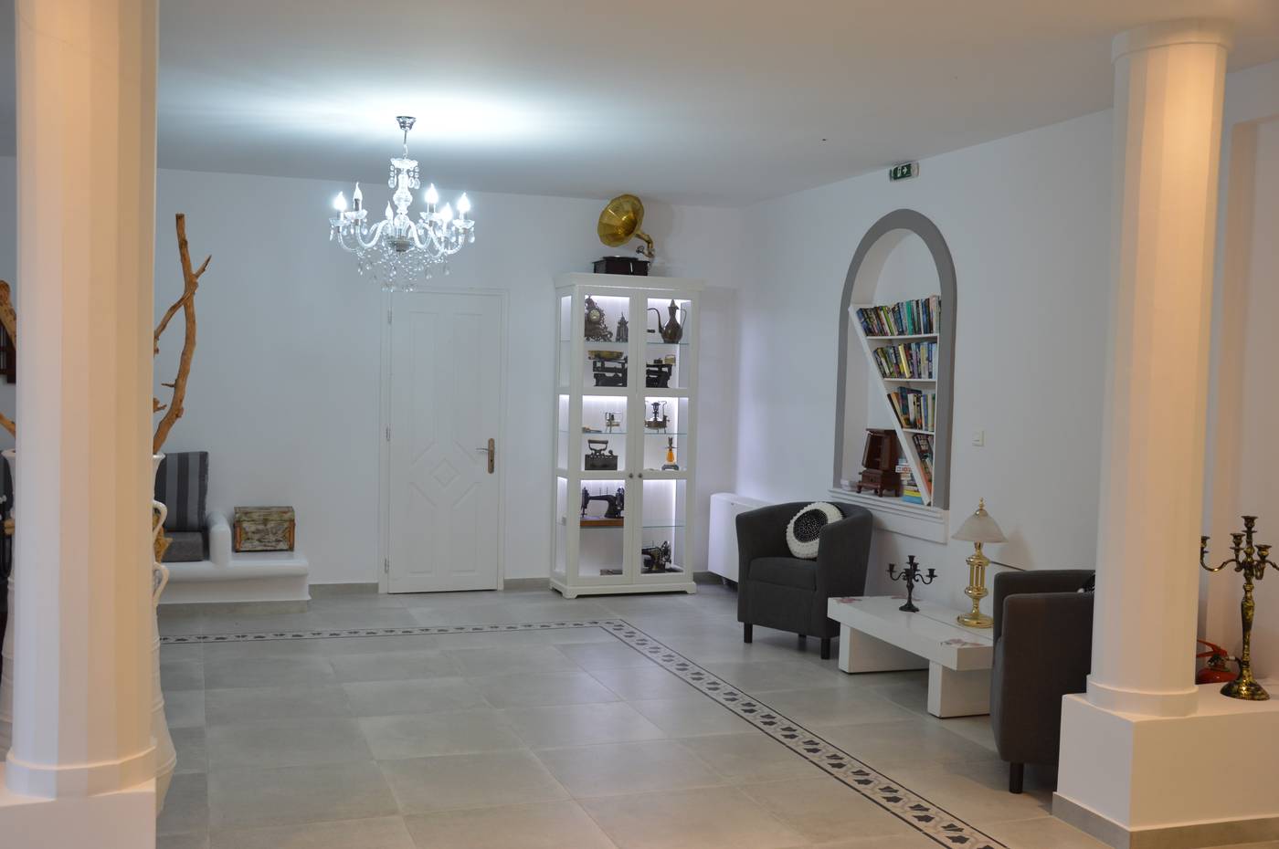 Villa-Olympia-Lobby-53