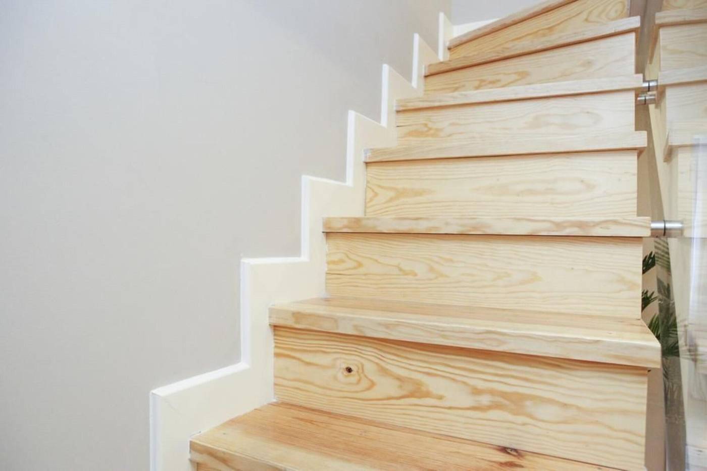 Flores-Guest-House-Lobby-20