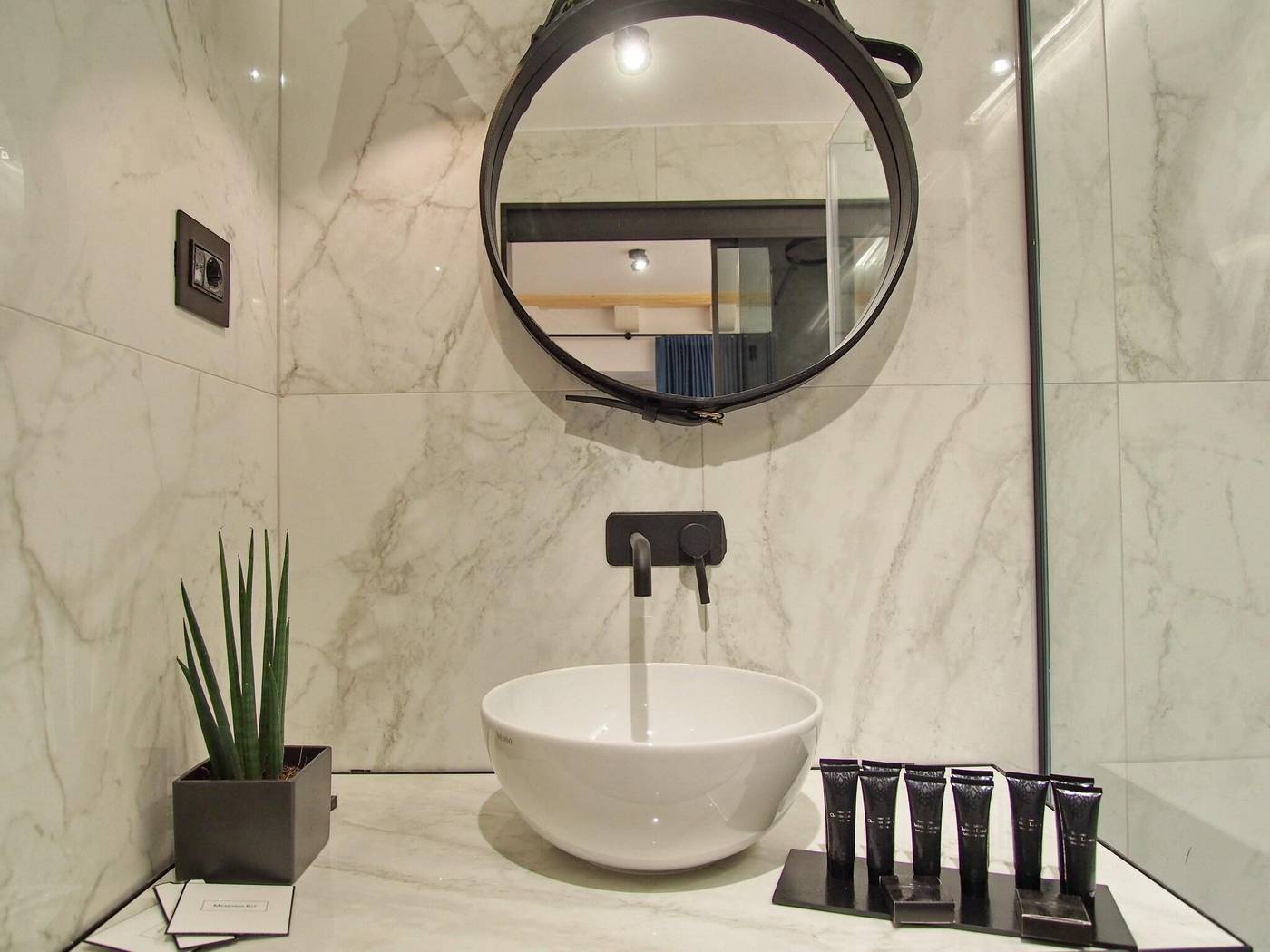 La-Vita-E-Bella-Ii-Room-52