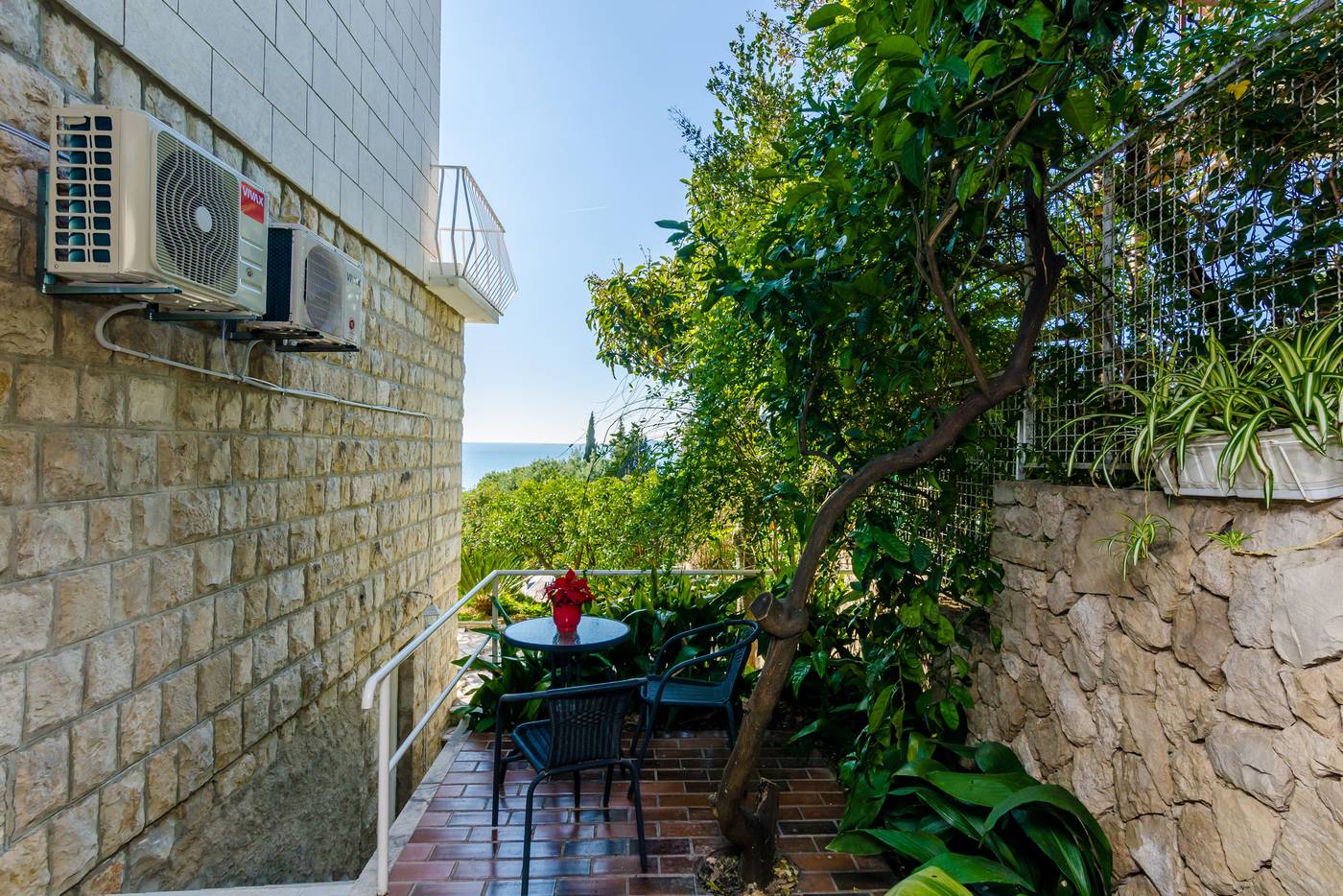 Guest-House-Villa-Nina-Terrace-47