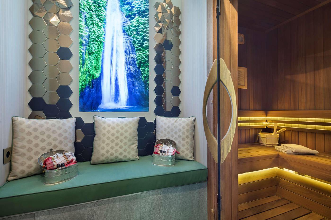 Hagia-Sofia-Mansions-Curio-Collection-by-Hilton-Room-74