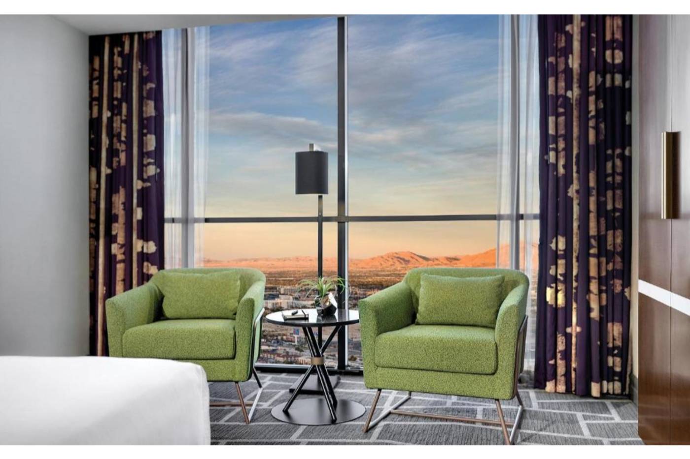 Luxor-Hotel-and-Casino-Room-40