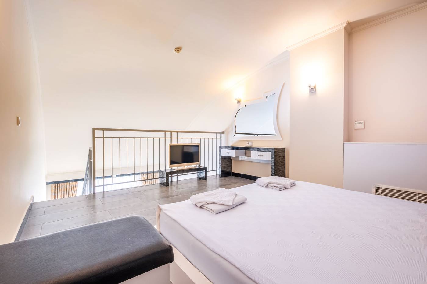 Senza-The-Inn-Resort---Spa-Room-40