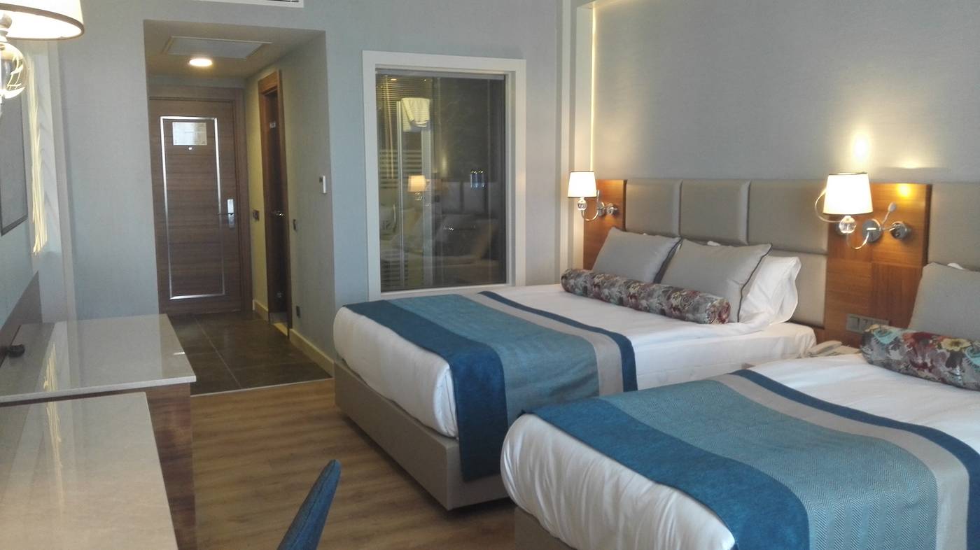 Sensitive-Premium-Resort---Spa-Room-27