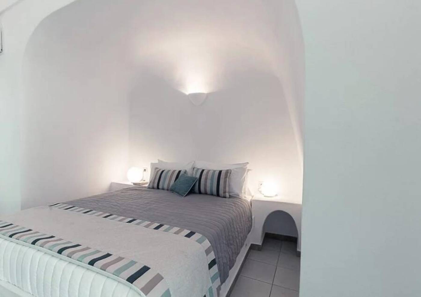 La-Maltese-Private-House-Room-8