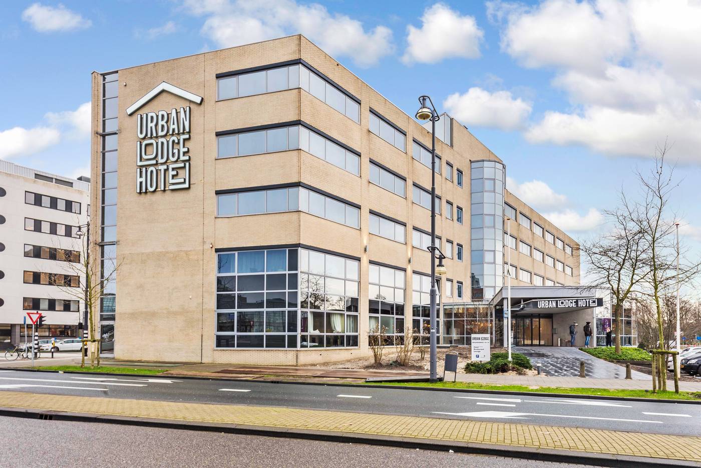 Urban-Lodge-Hotel-General-view-1