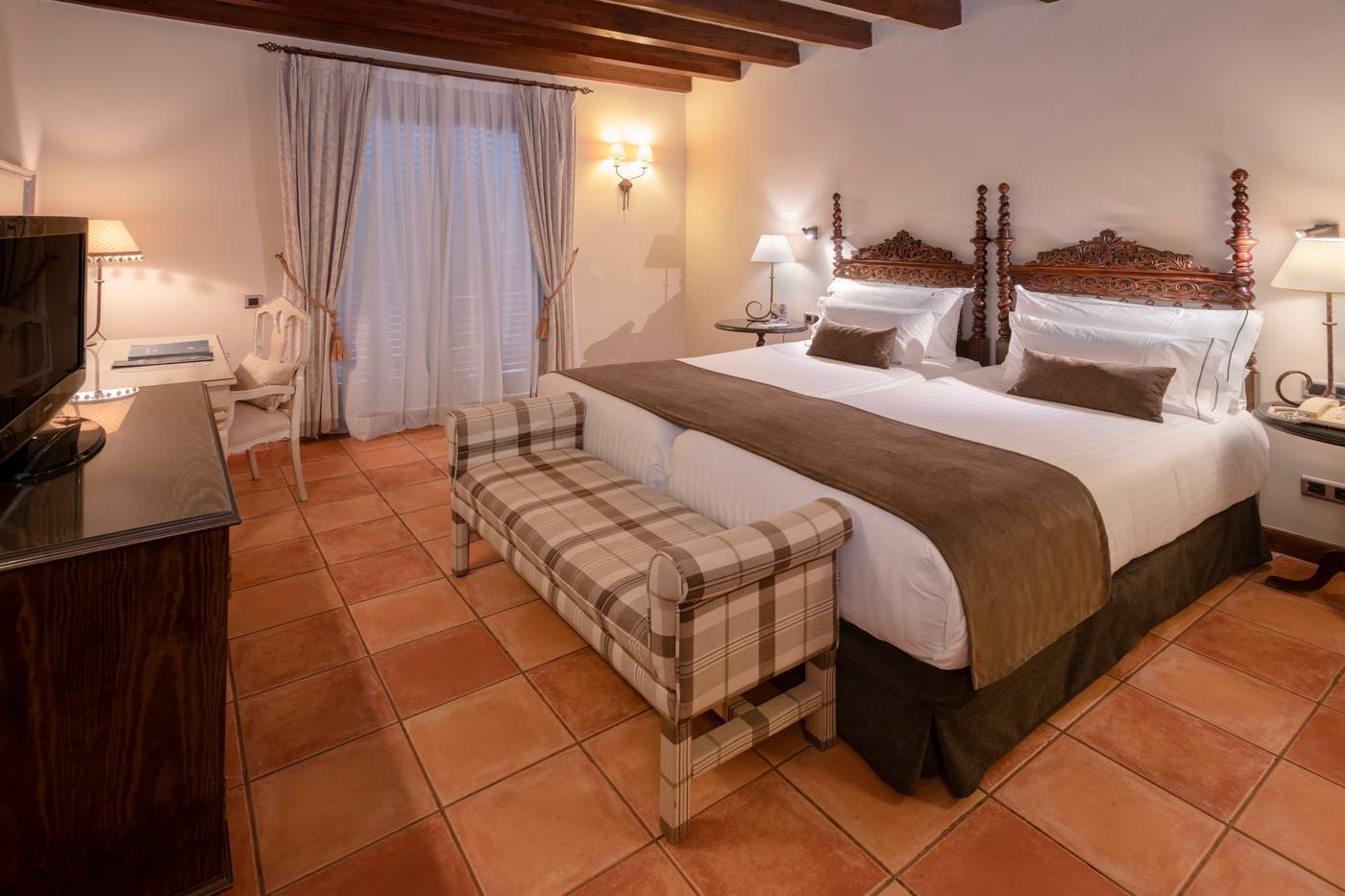 Gran-Hotel-Rey-Don-Jaime-Room-17