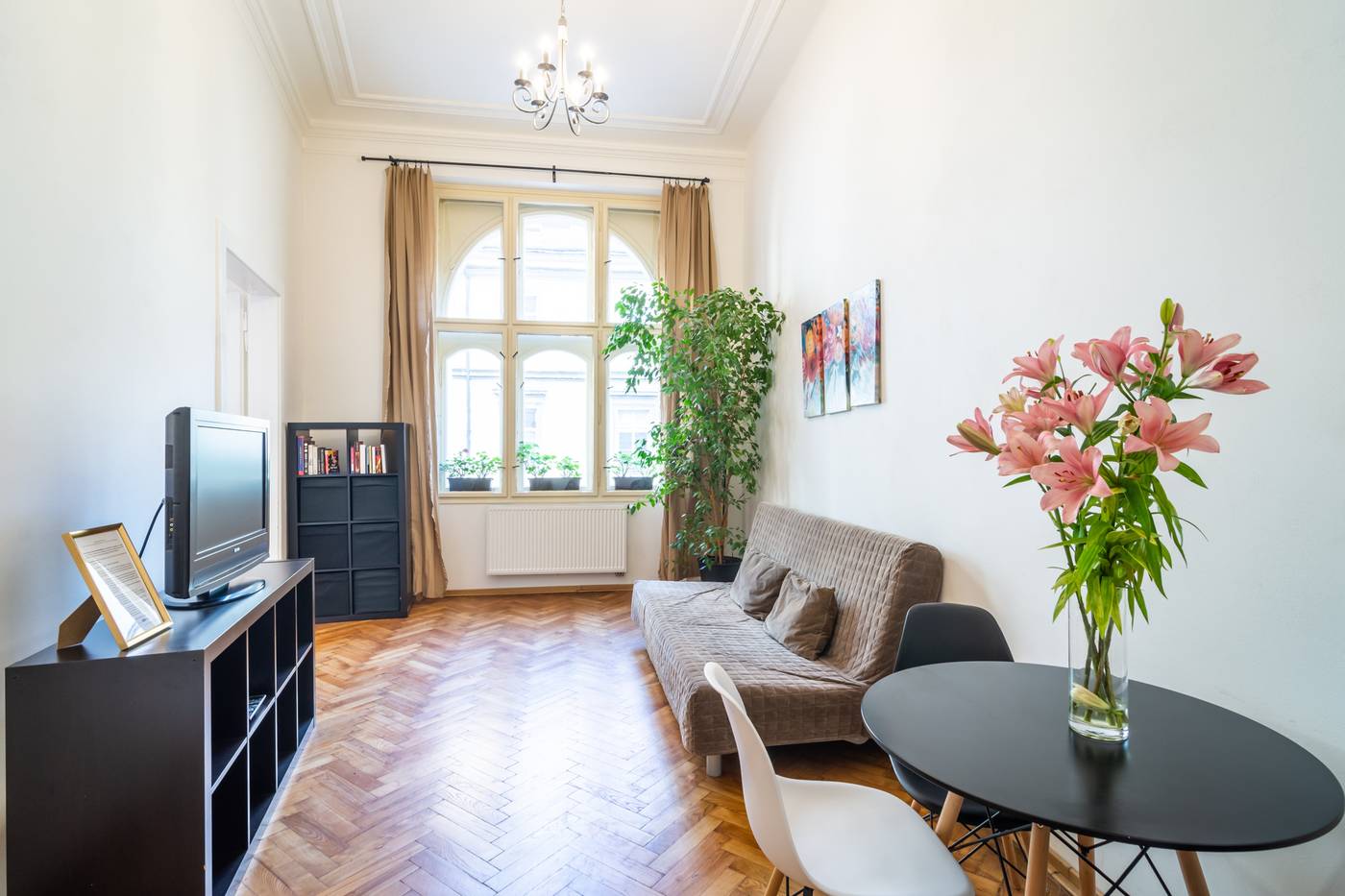 Royal-Road-Residence-Room-33