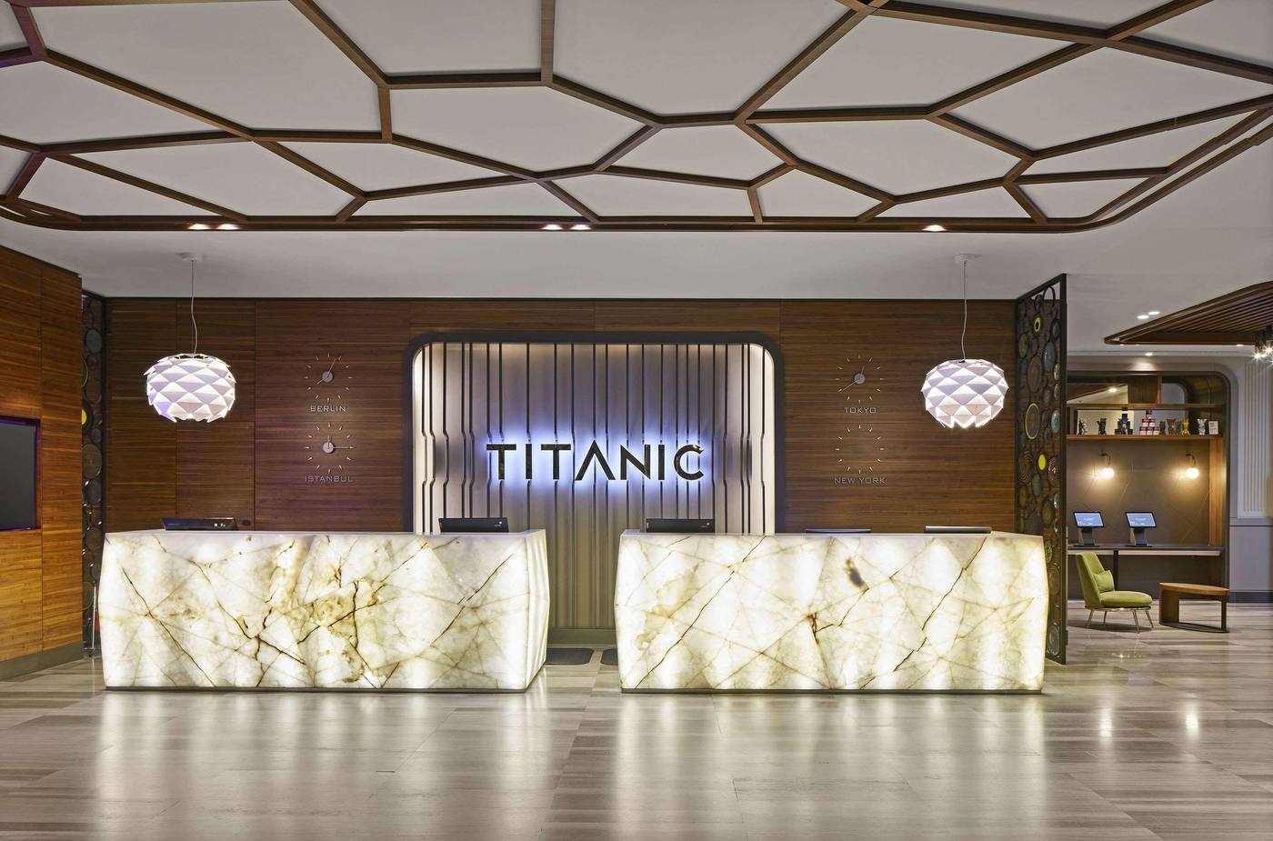 Titanic-Chaussee-Berlin-Lobby-27