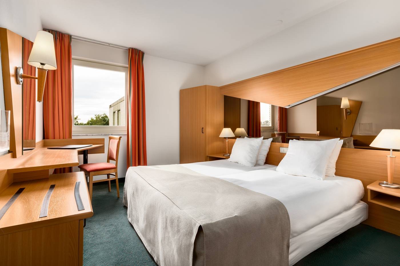 Best-Netherlands-BEST-Room-5